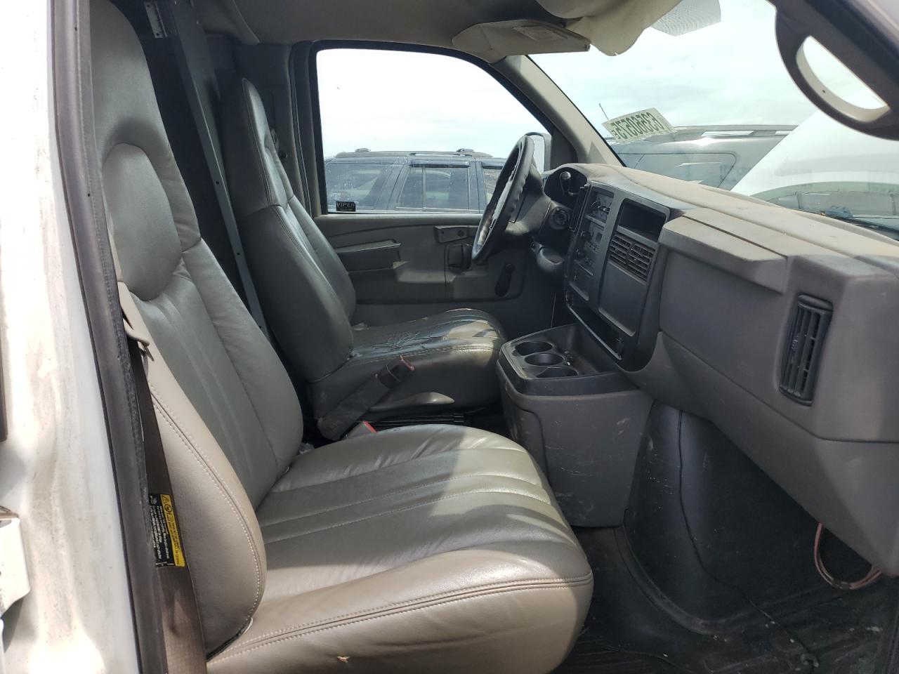 2005 GMC Savana G2500 VIN: 1GTGG25V051129285 Lot: 63560575