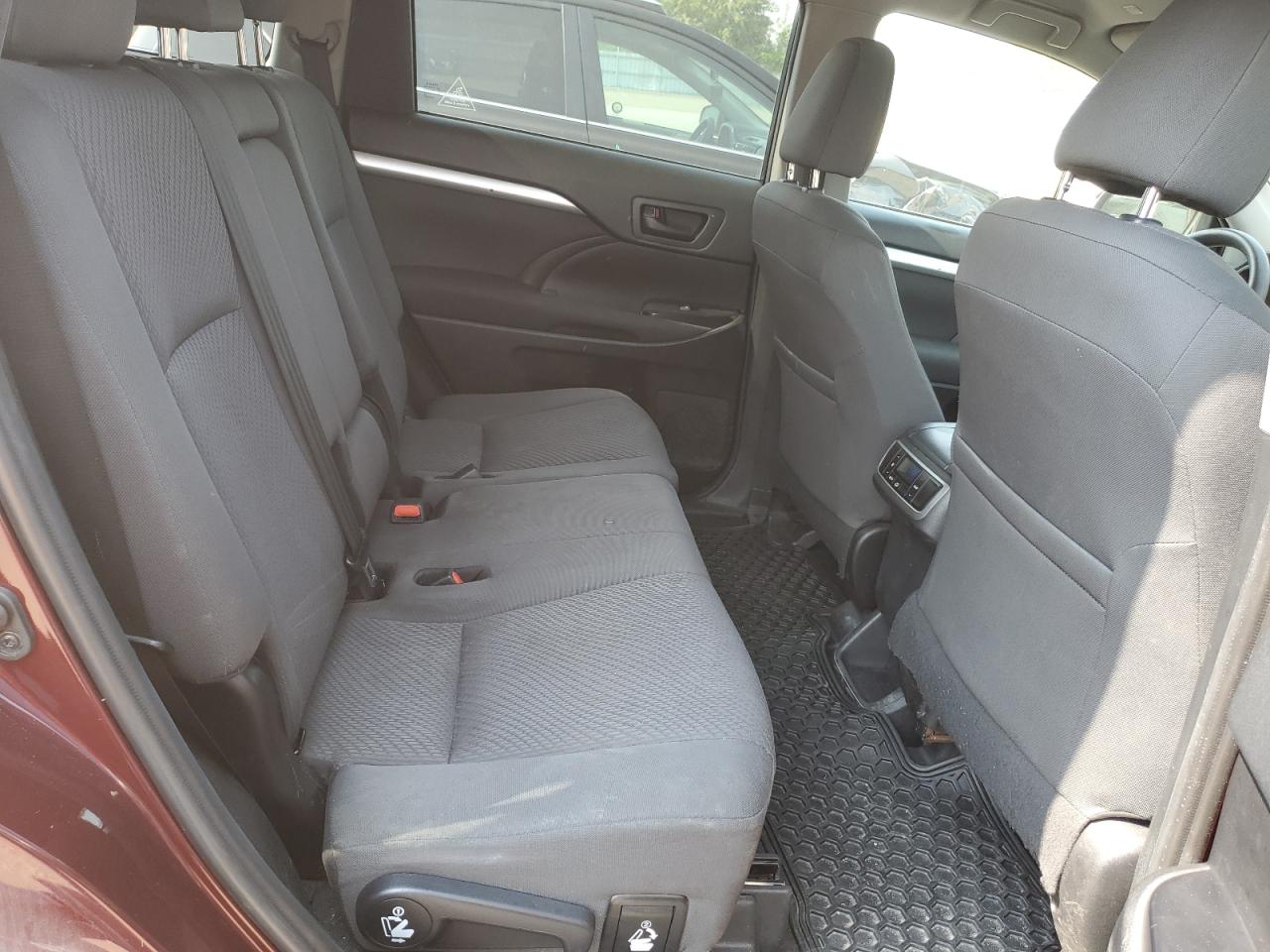 2019 Toyota Highlander Le VIN: 5TDZZRFH2KS296654 Lot: 64292615