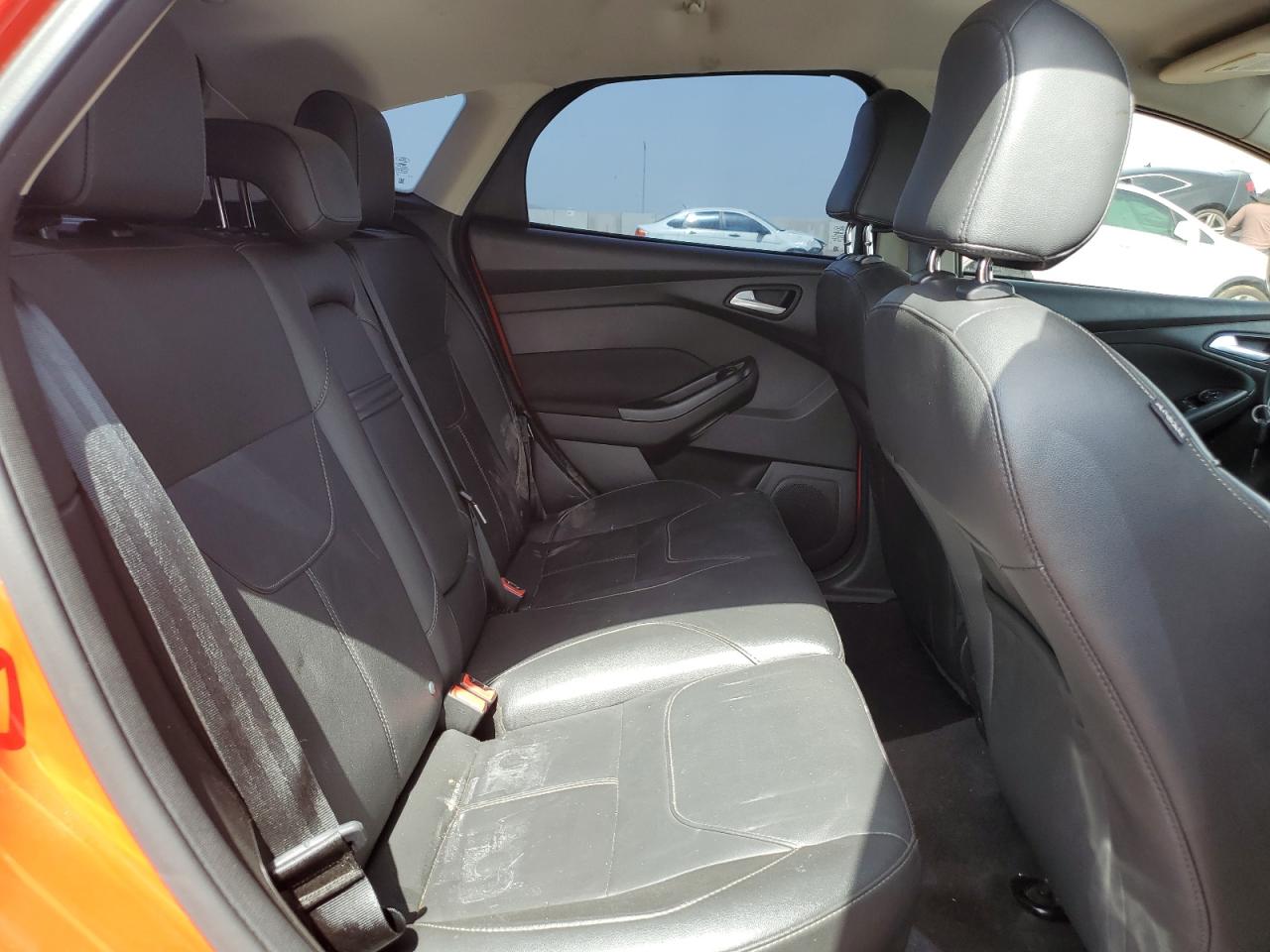 2016 Ford Focus Se VIN: 1FADP3K22GL256250 Lot: 63306435