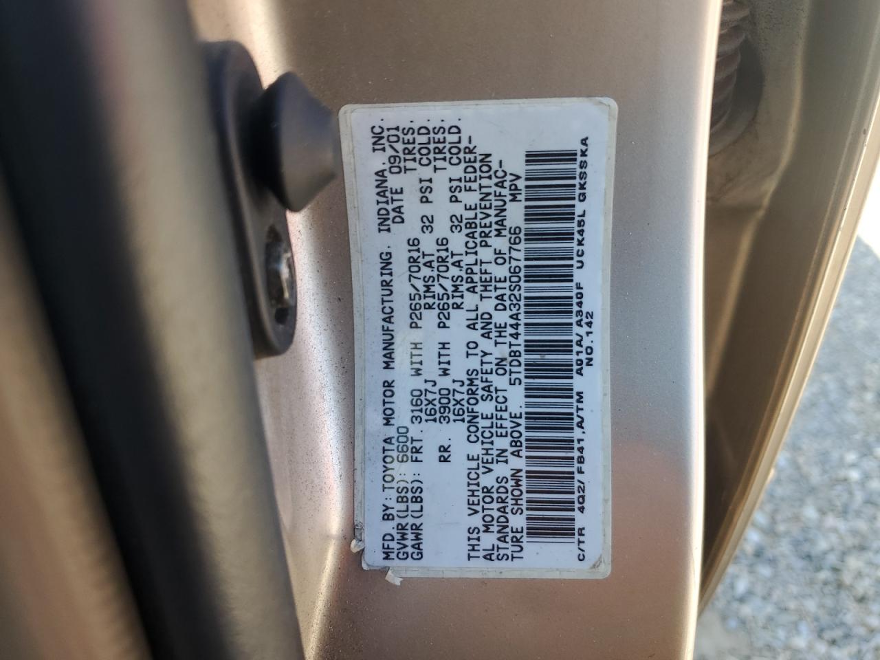 2002 Toyota Sequoia Sr5 VIN: 5TDBT44A32S067766 Lot: 64128245