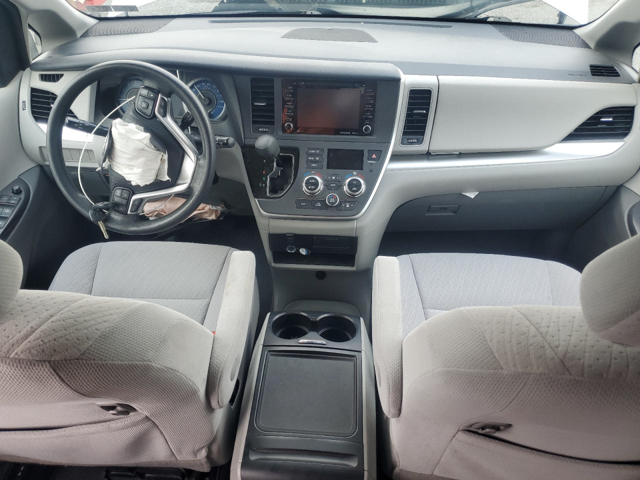 2020 Toyota Sienna Le VIN: 5TDKZ3DC2LS085879 Lot: 64889765