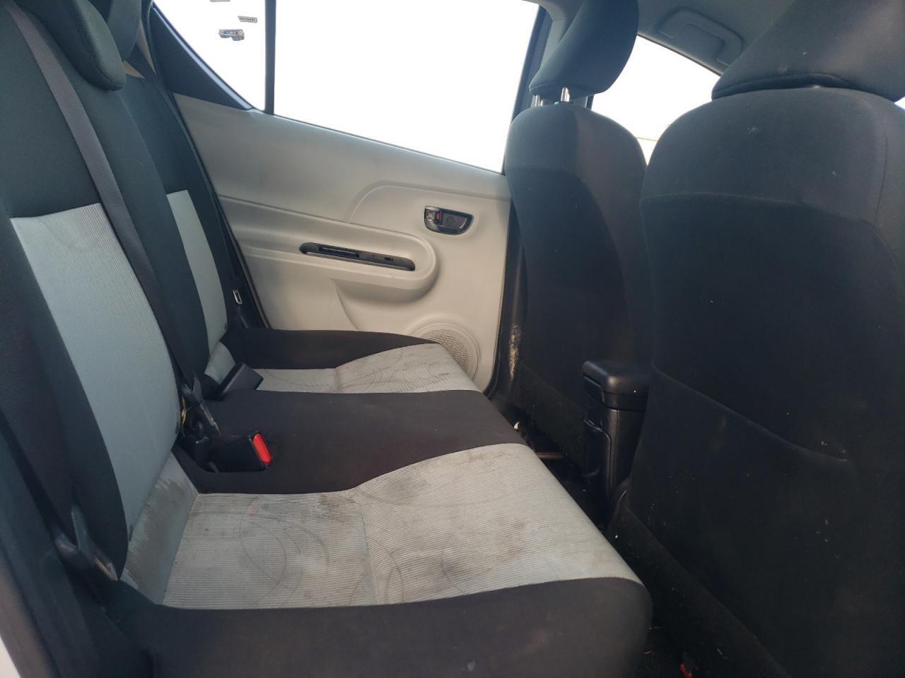 2014 Toyota Prius C VIN: JTDKDTB37E1085829 Lot: 64192835