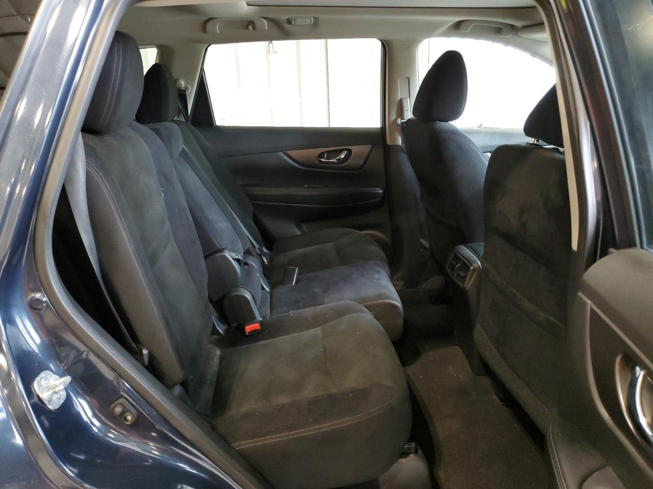 2015 Nissan Rogue S VIN: 5N1AT2MV8FC818091 Lot: 64131555