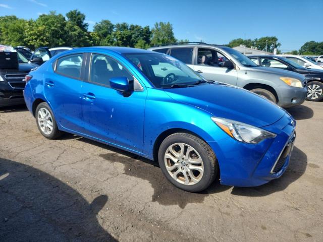 TOYOTA YARIS 2018 Granatowy