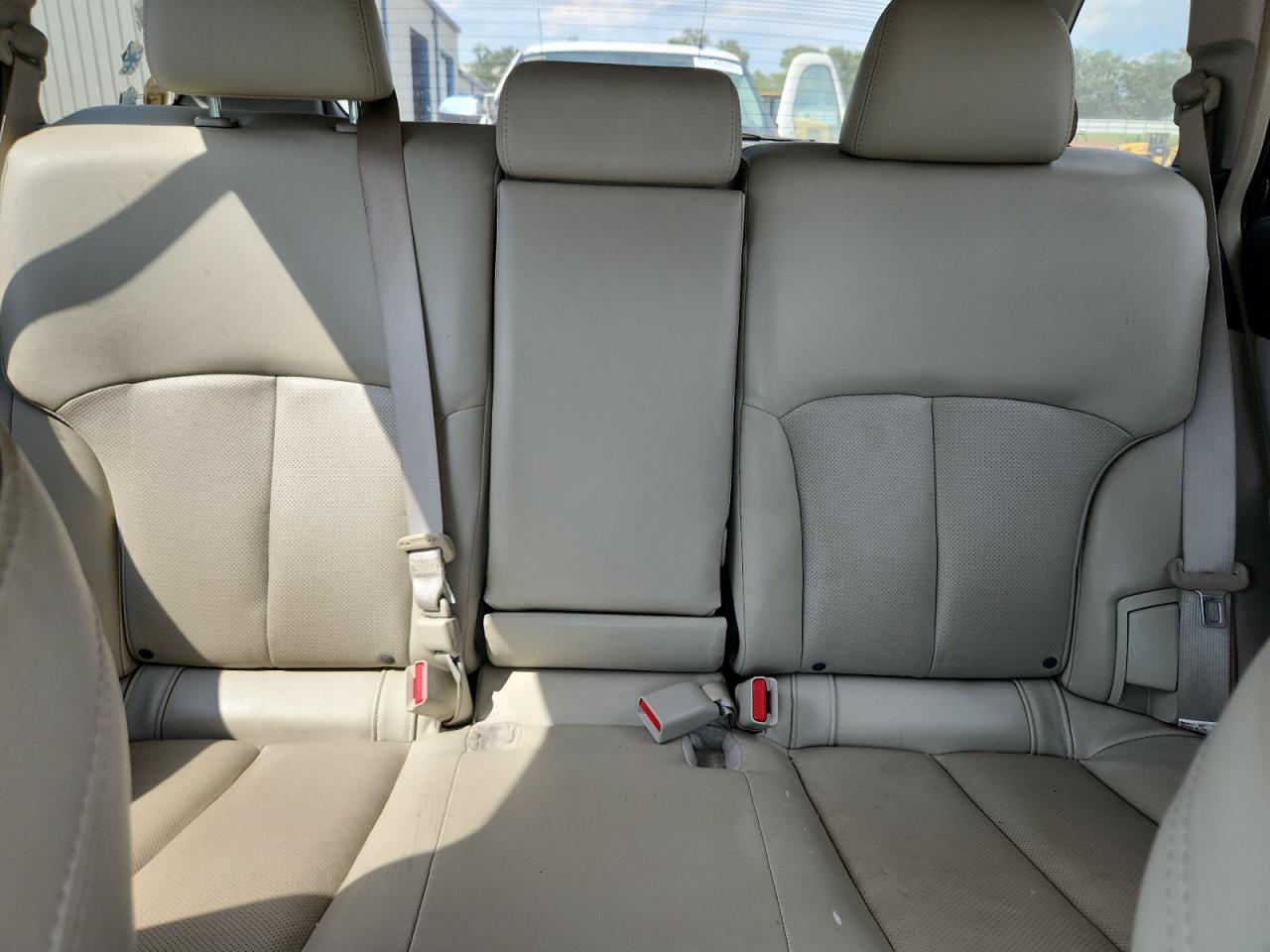 2011 Subaru Outback 3.6R Limited VIN: 4S4BRDLC2B2403380 Lot: 62538435