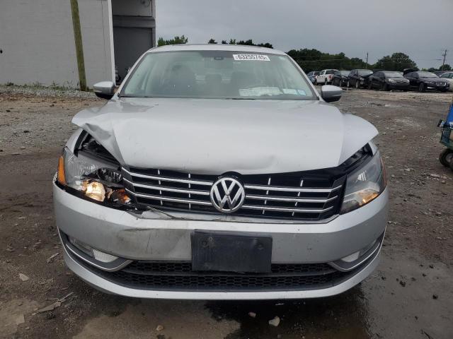  VOLKSWAGEN PASSAT 2015 Srebrny