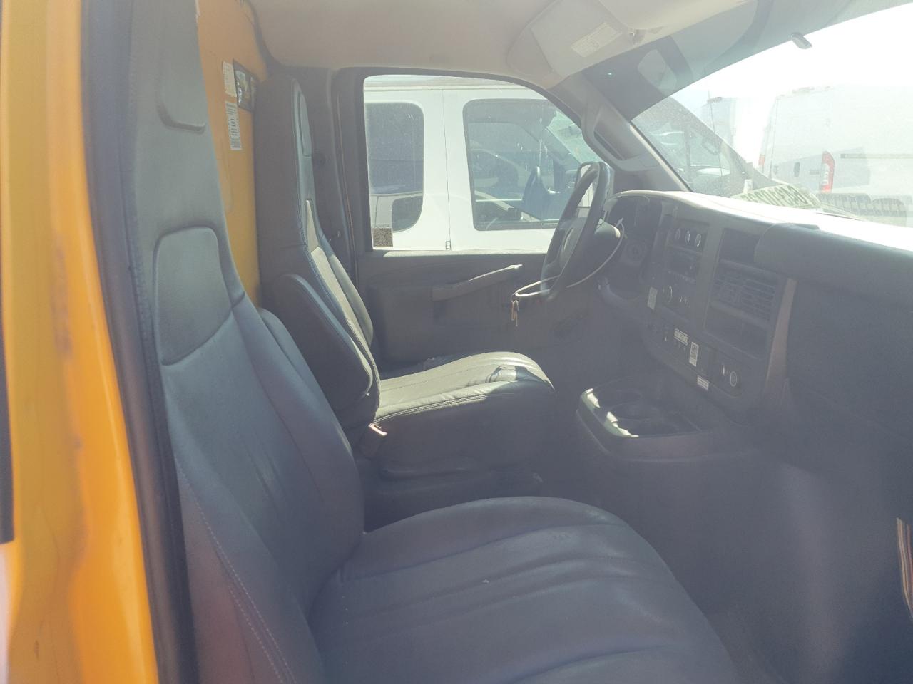 2017 GMC Savana Cutaway G3500 VIN: 1GD07RFF2H1910519 Lot: 64310235