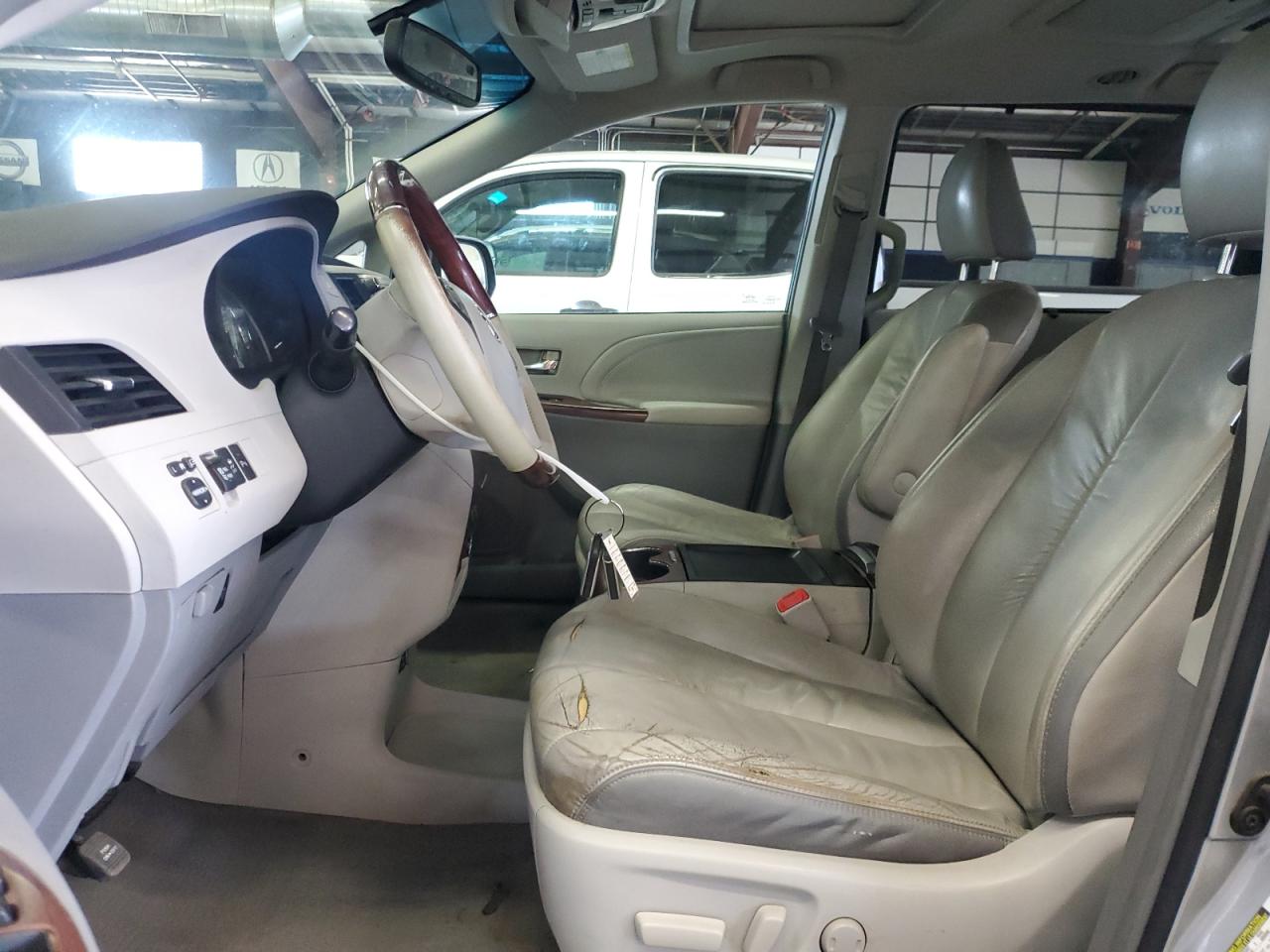 2011 Toyota Sienna Xle VIN: 5TDDK3DC4BS006272 Lot: 65144215