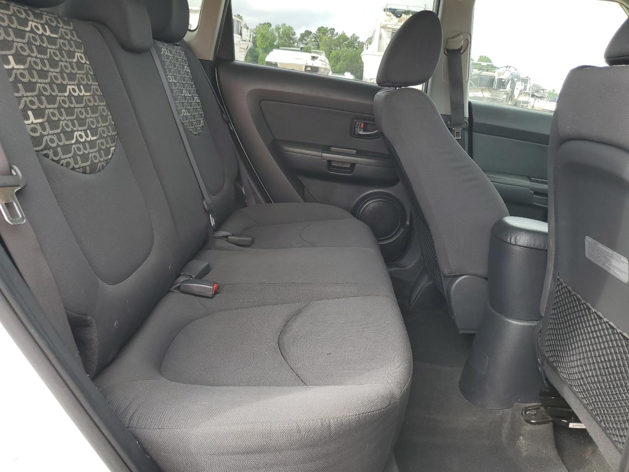 2011 Kia Soul + VIN: KNDJT2A23B7331818 Lot: 63120375