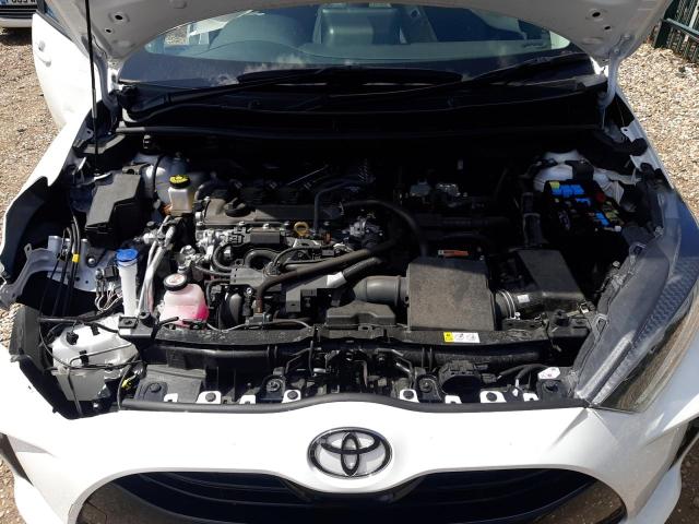 2024 TOYOTA YARIS DESIGN HEV CVT 