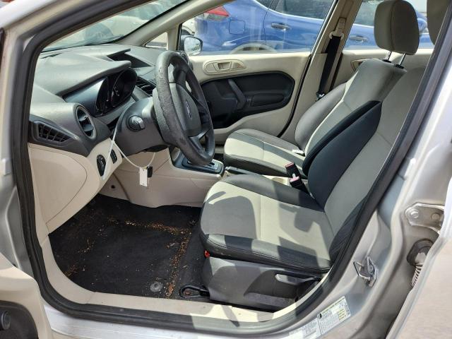 Sedans FORD FIESTA 2013 Srebrny