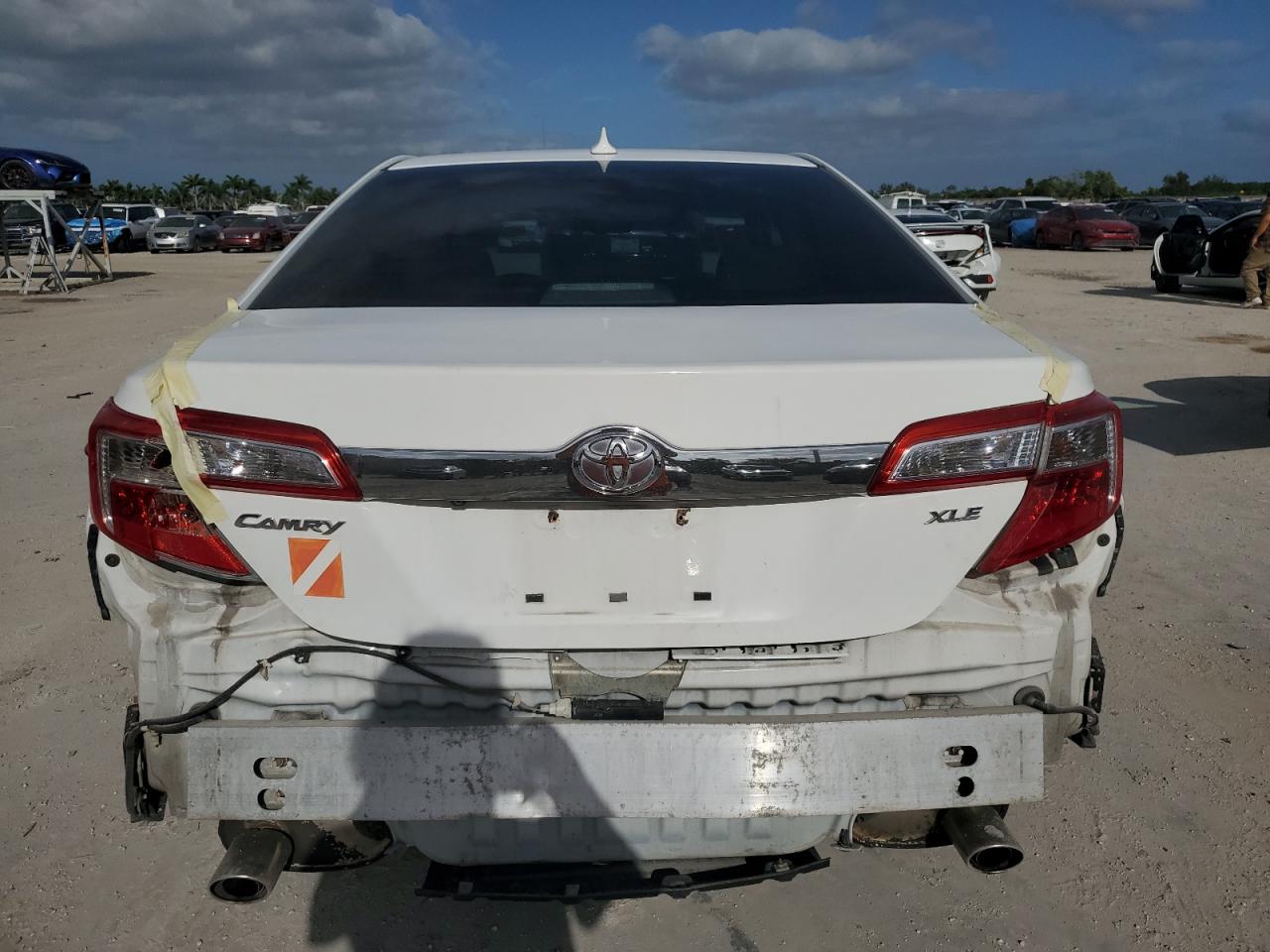 4t1bk1fk8cu521204 4T1BK1FK8CU521204 2012 Toyota Camry Se