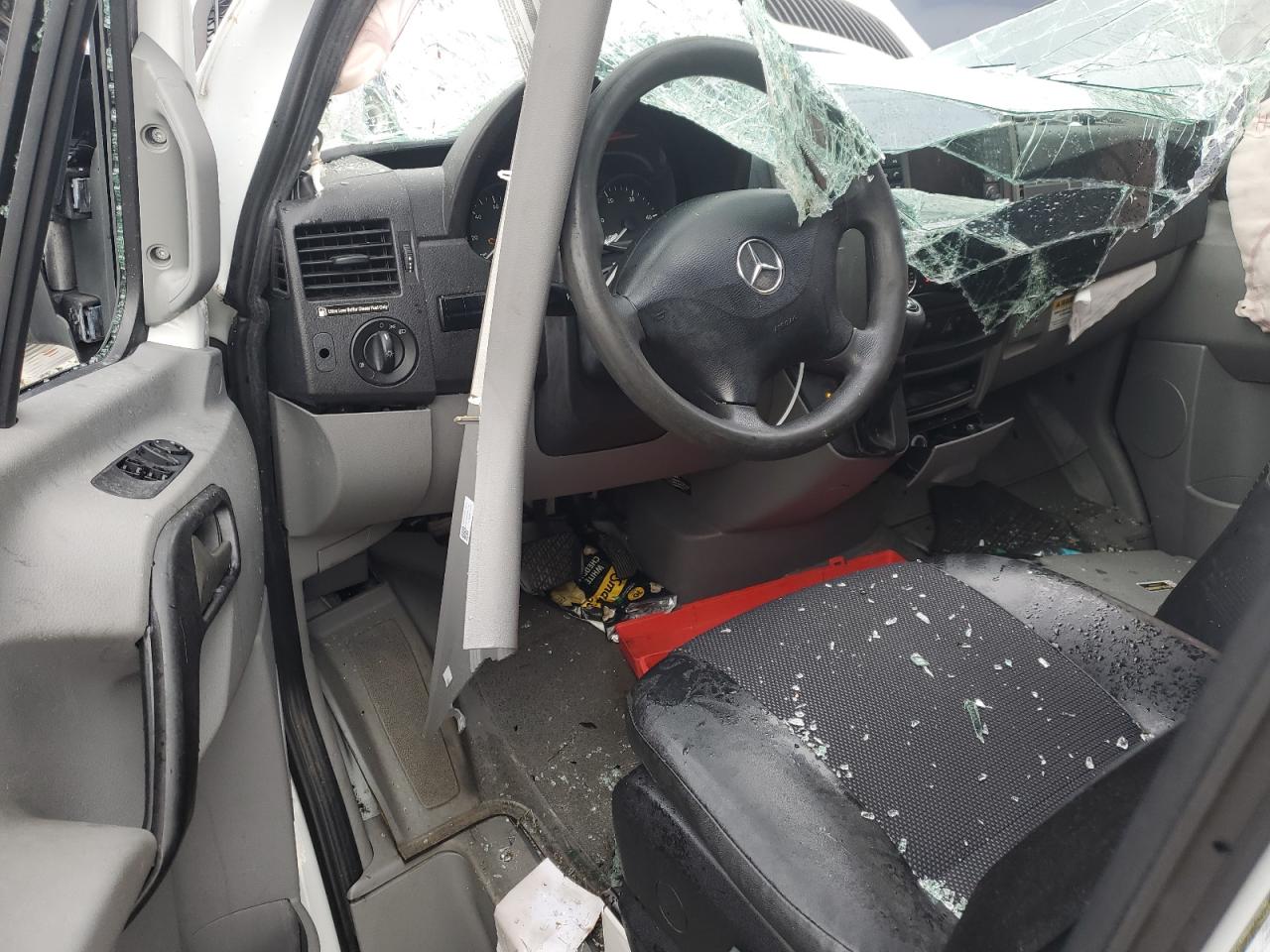 2018 Mercedes-Benz Sprinter 2500 VIN: WDZPE8CDXJP630906 Lot: 65997535