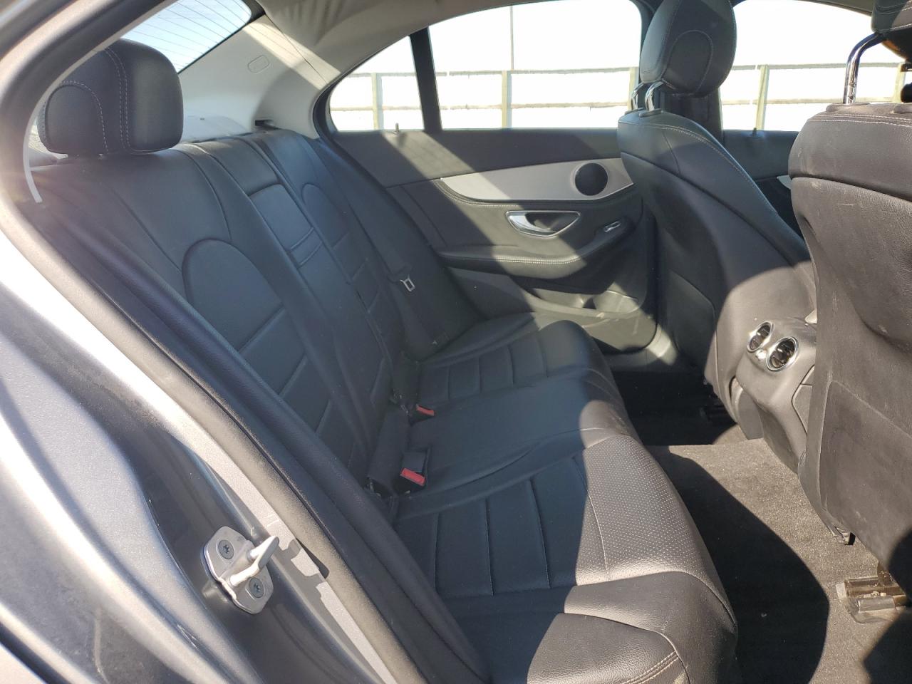 2016 Mercedes-Benz C 300 4Matic VIN: 55SWF4KB3GU103261 Lot: 63945105
