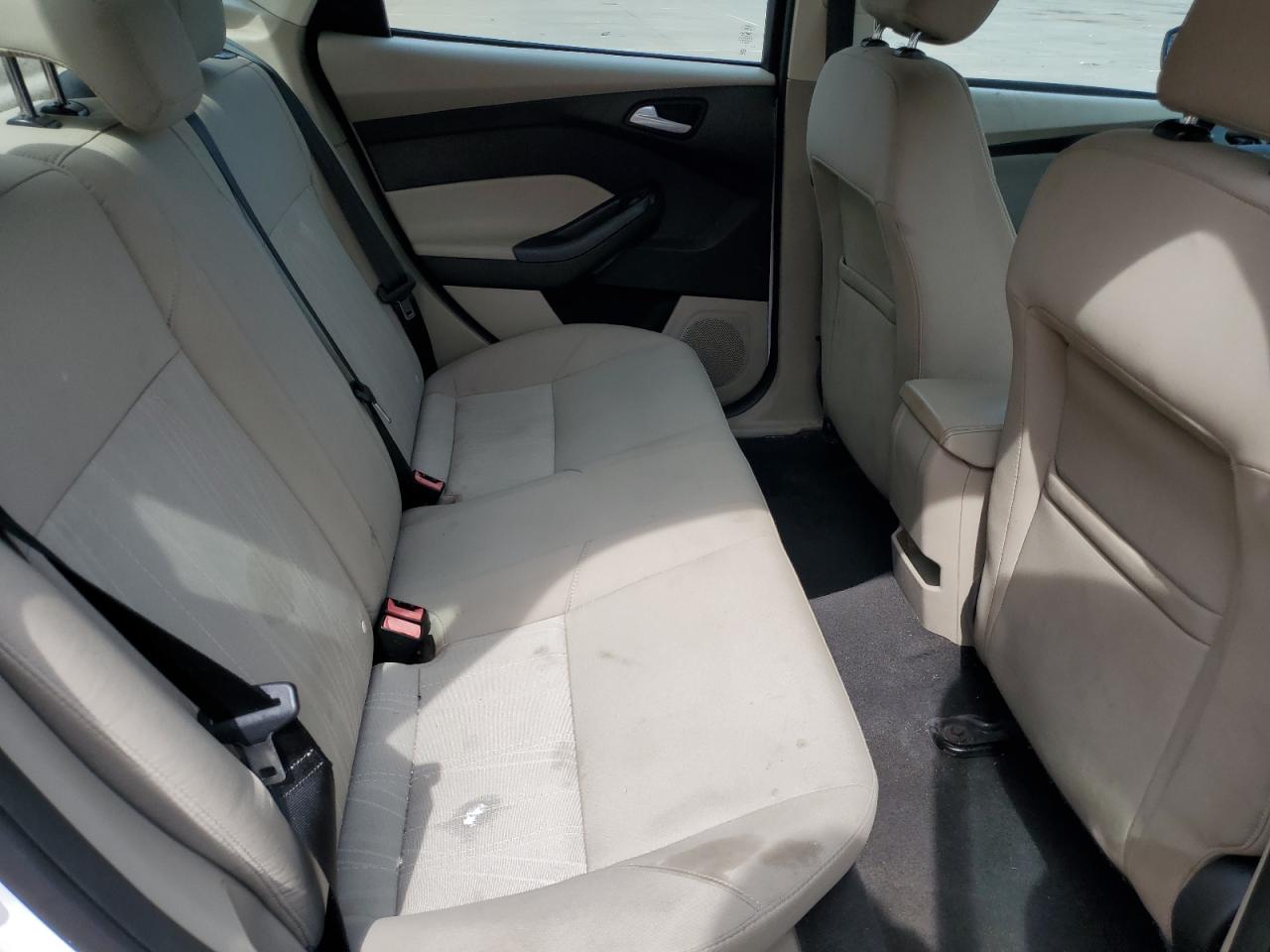 2016 Ford Focus Se VIN: 1FADP3F24GL216715 Lot: 63794415