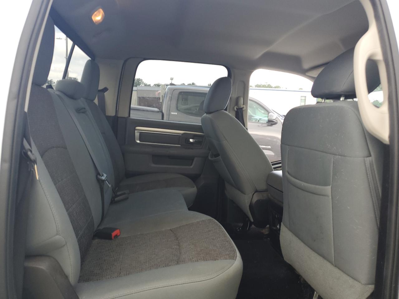 1C6RR7LT4FS717579 2015 Ram 1500 Slt