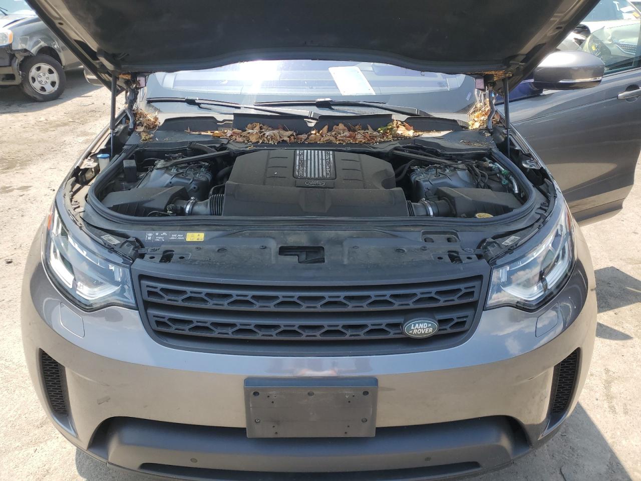 2019 Land Rover Discovery Se VIN: SALRG2RV9K2400877 Lot: 64290505