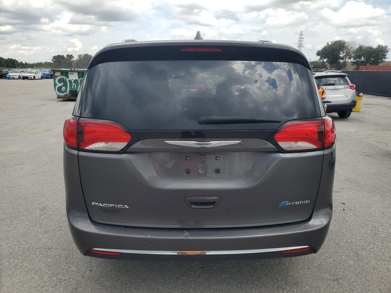 2018 Chrysler Pacifica Hybrid Limited VIN: 2C4RC1N76JR359399 Lot: 63748405