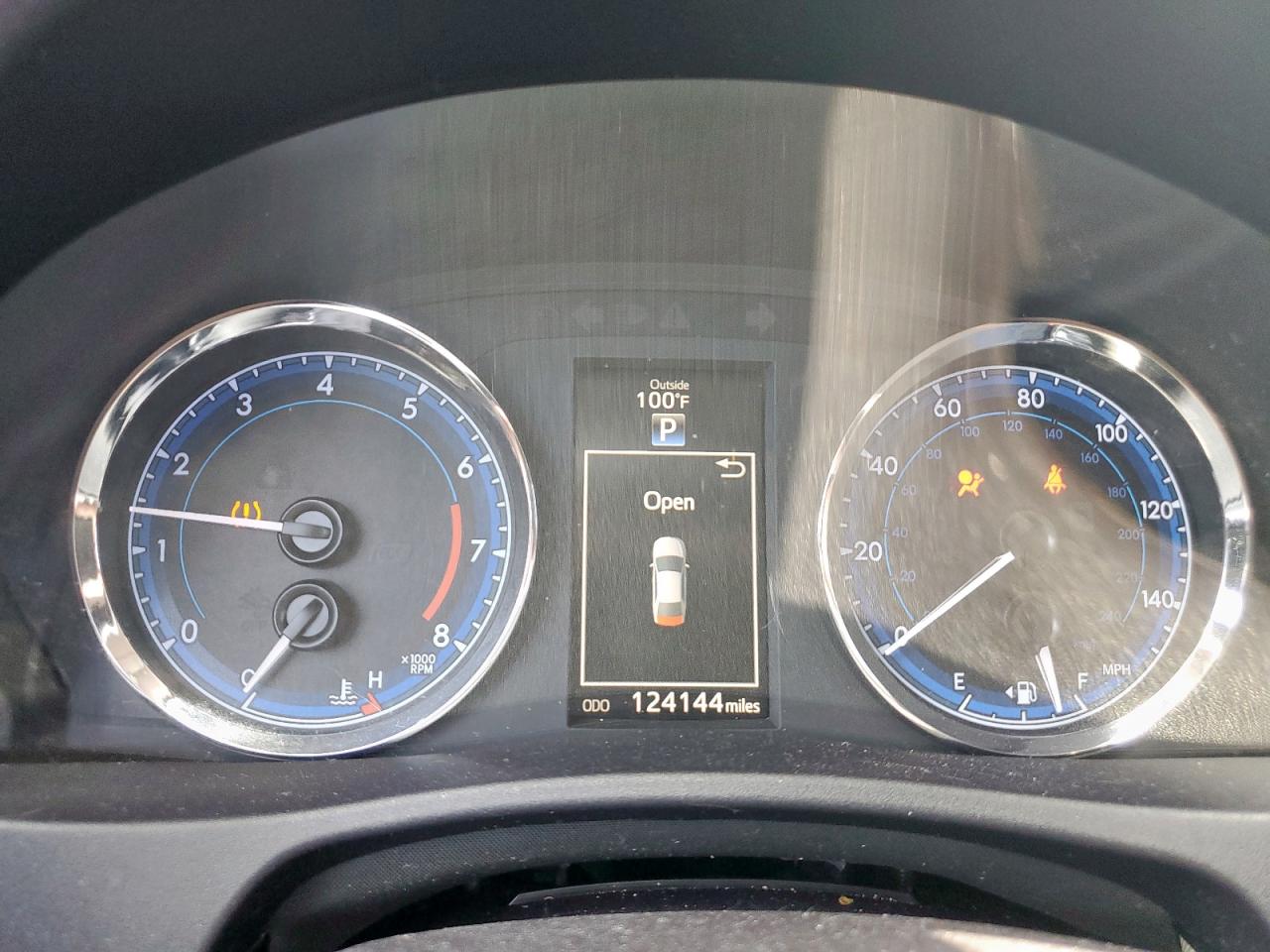 2T1BURHE6JC993545 2018 Toyota Corolla L