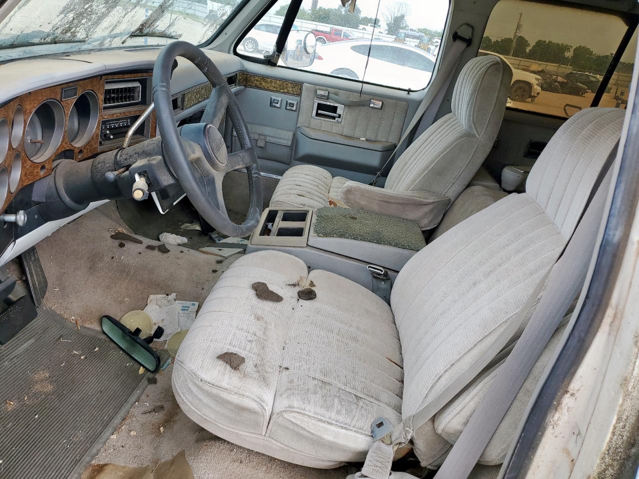 1991 GMC Suburban R15 Conventional VIN: 1GKER16C5MF505204 Lot: 62794065