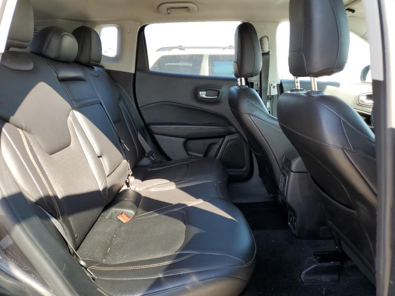 2018 Jeep Compass Latitude VIN: 3C4NJDBB1JT315242 Lot: 64333865