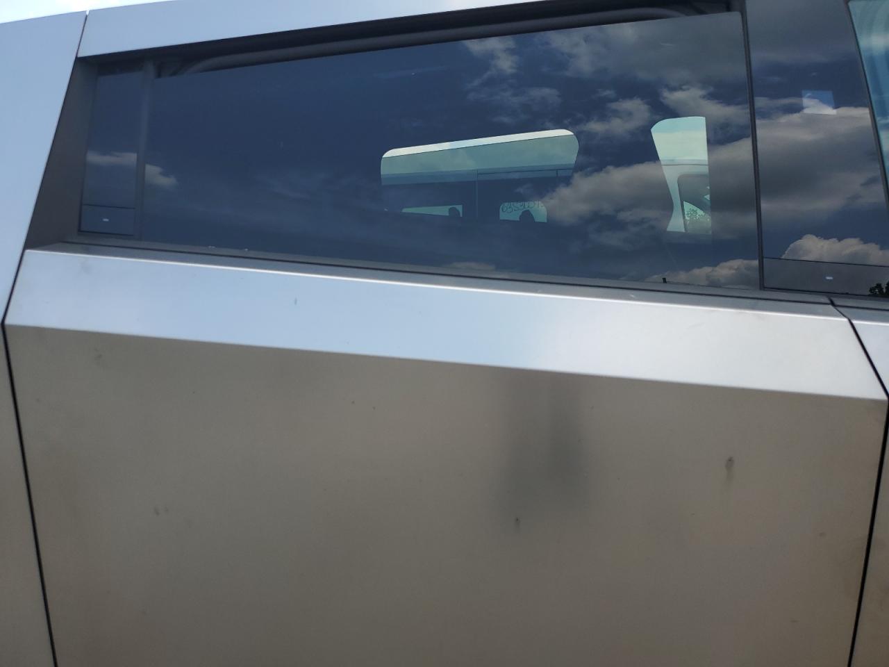 2024 Tesla Cybertruck VIN: 7G2CEHED1RA048107 Lot: 63580605