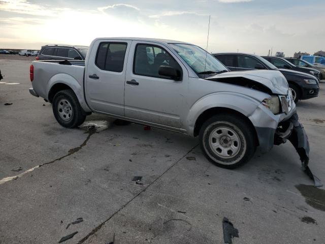  NISSAN FRONTIER 2015 Srebrny