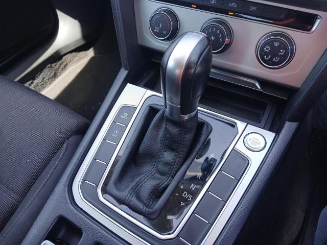 2015 VOLKSWAGEN PASSAT SE
