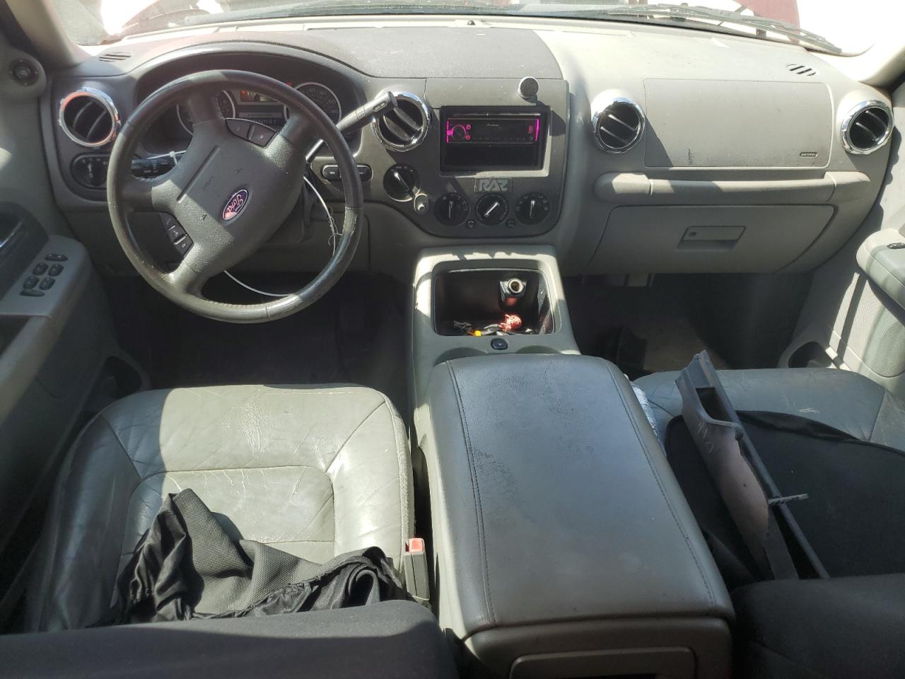 1FMFU16575LA76548 2005 Ford Expedition Xlt