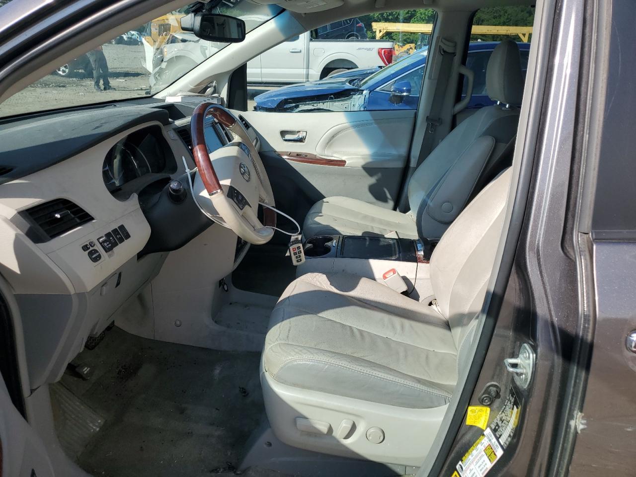 2012 Toyota Sienna Xle VIN: 5TDDK3DC2CS034105 Lot: 62735765