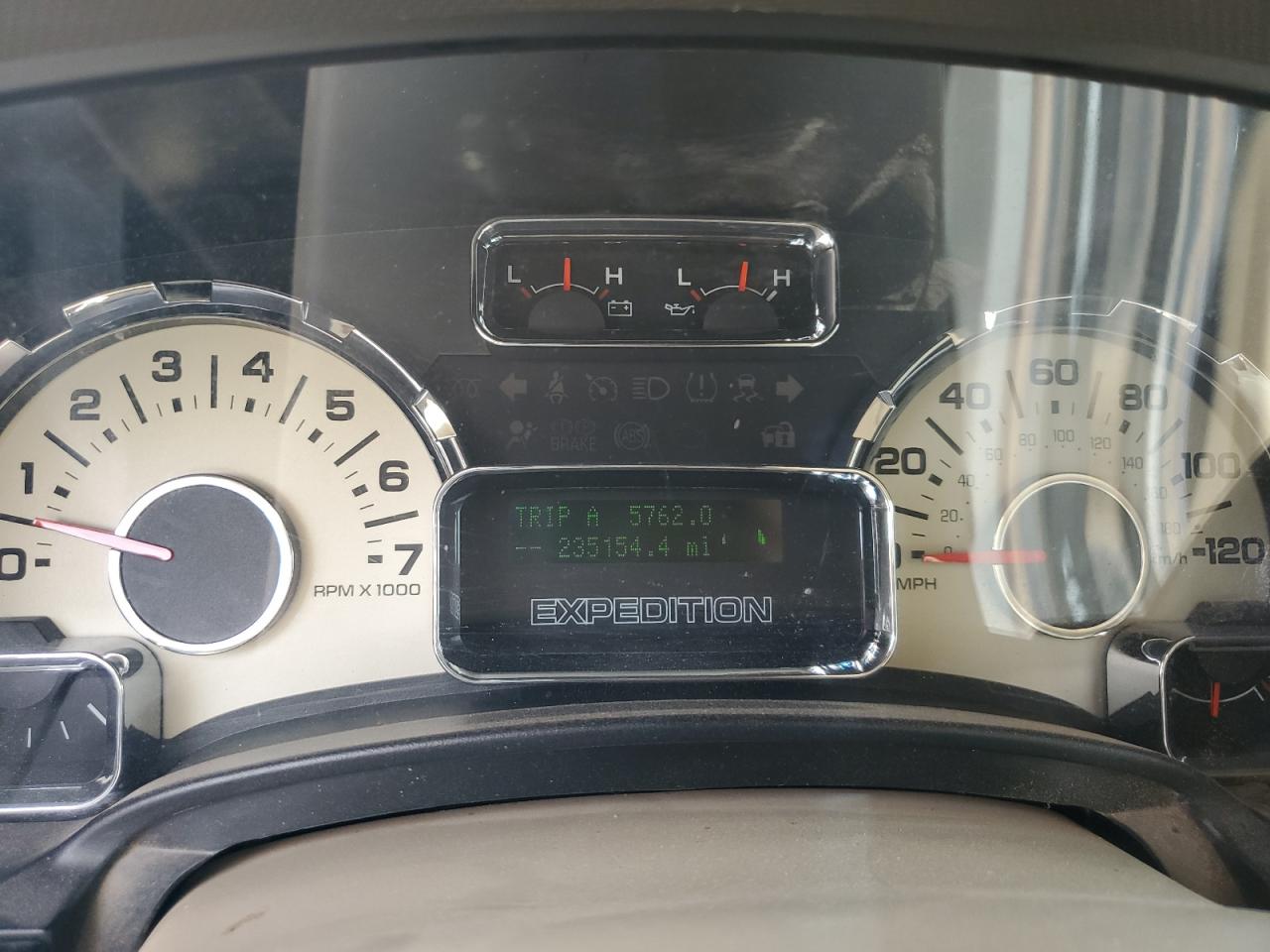 2011 Ford Expedition Xlt VIN: 1FMJU1J57BEF41332 Lot: 64732075
