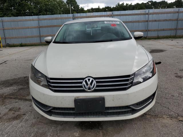 Sedans VOLKSWAGEN PASSAT 2015 Biały