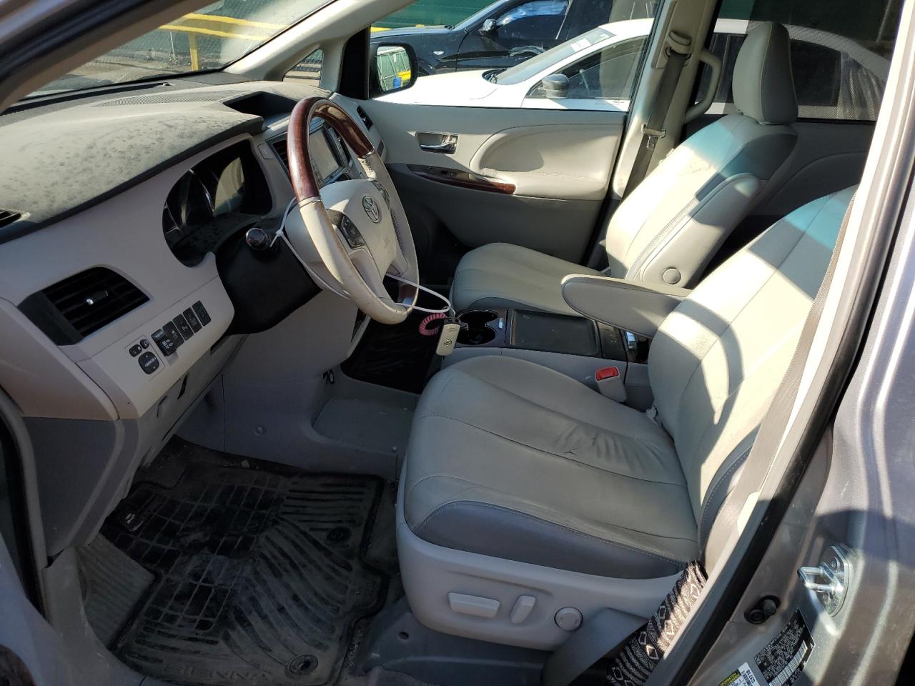 2013 Toyota Sienna Xle VIN: 5TDDK3DC6DS067383 Lot: 63749875