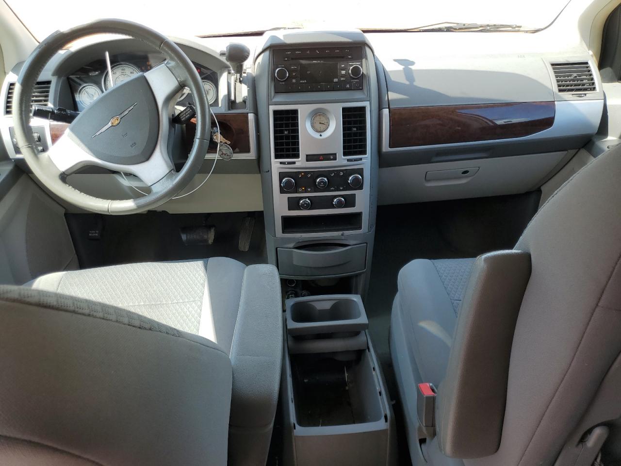 2010 Chrysler Town & Country Touring VIN: 2A4RR5D13AR493171 Lot: 64189125