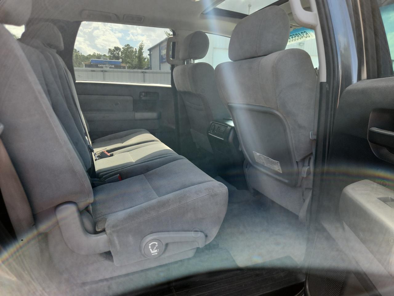 2011 Toyota Sequoia Sr5 VIN: 5TDZY5G14BS031747 Lot: 63485535