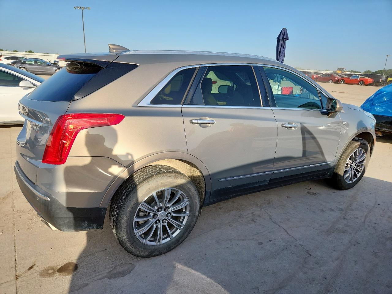 2017 Cadillac Xt5 Luxury VIN: 1GYKNBRS2HZ282024 Lot: 65372465