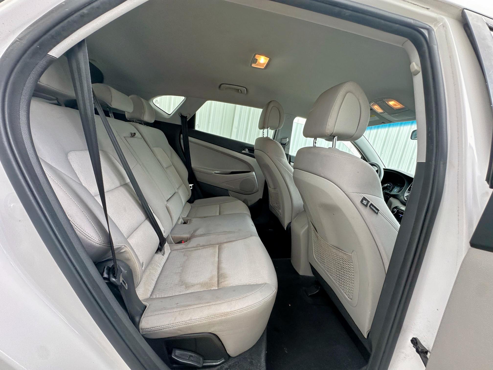 Parquets HYUNDAI TUCSON 2017 White