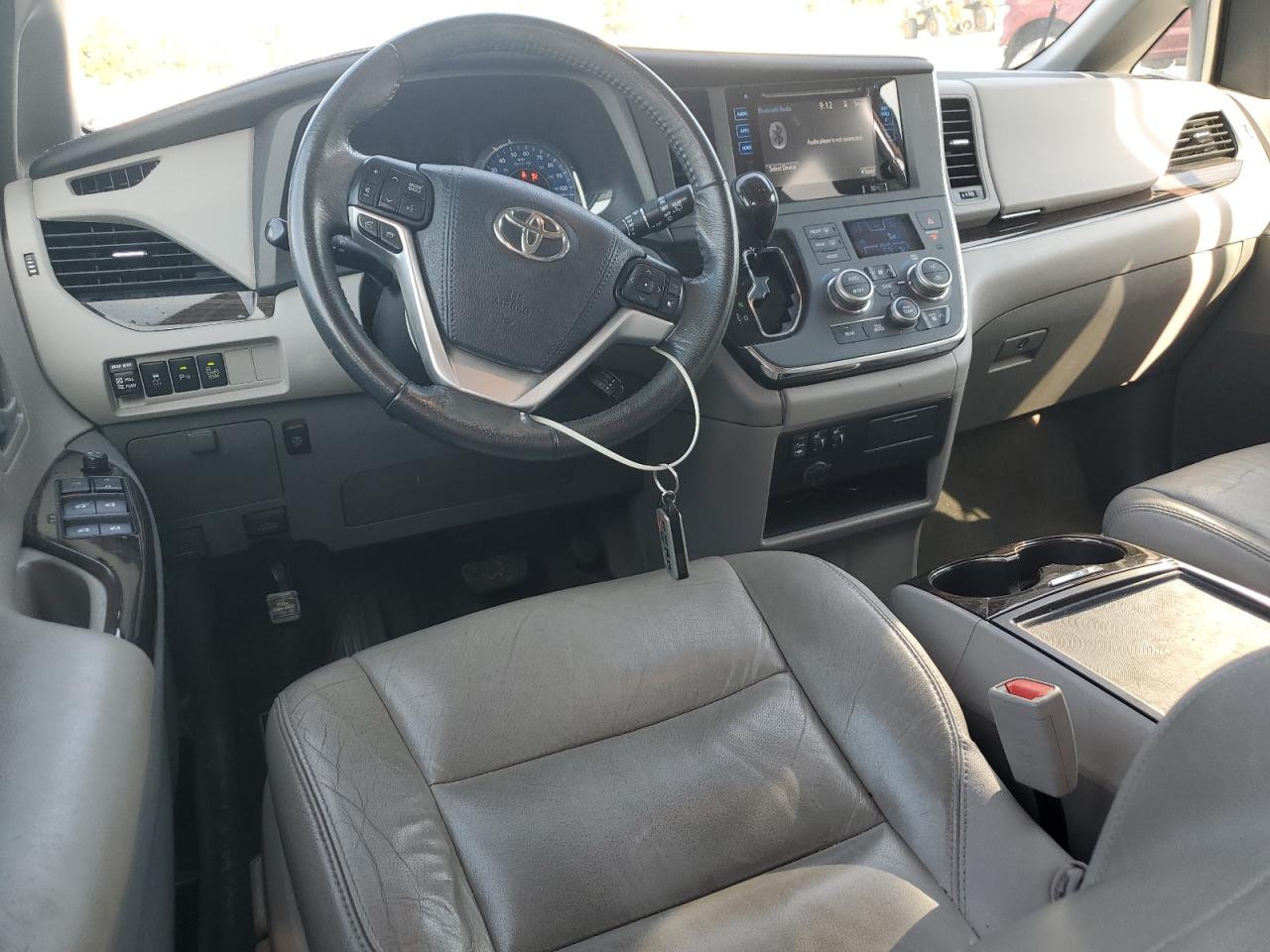 2017 Toyota Sienna Xle VIN: 5TDYZ3DC8HS891811 Lot: 64563935