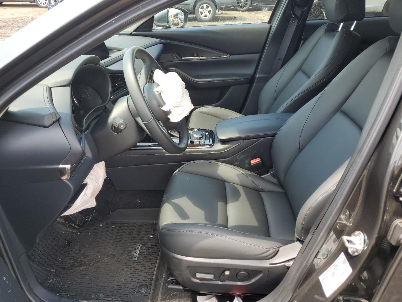 2025 Mazda Cx-30 Preferred VIN: 3MVDMBCM3SM828736 Lot: 63928755