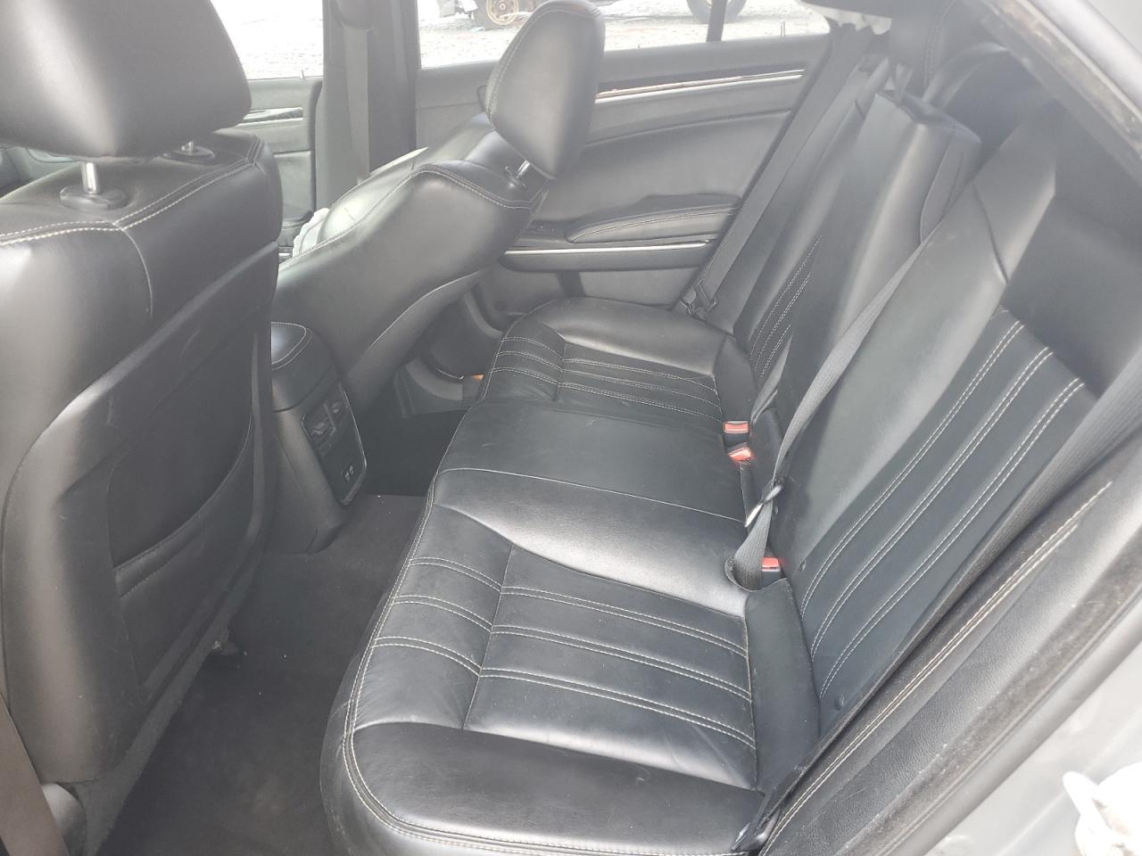 2019 Chrysler 300 S VIN: 2C3CCABG3KH562692 Lot: 67120575