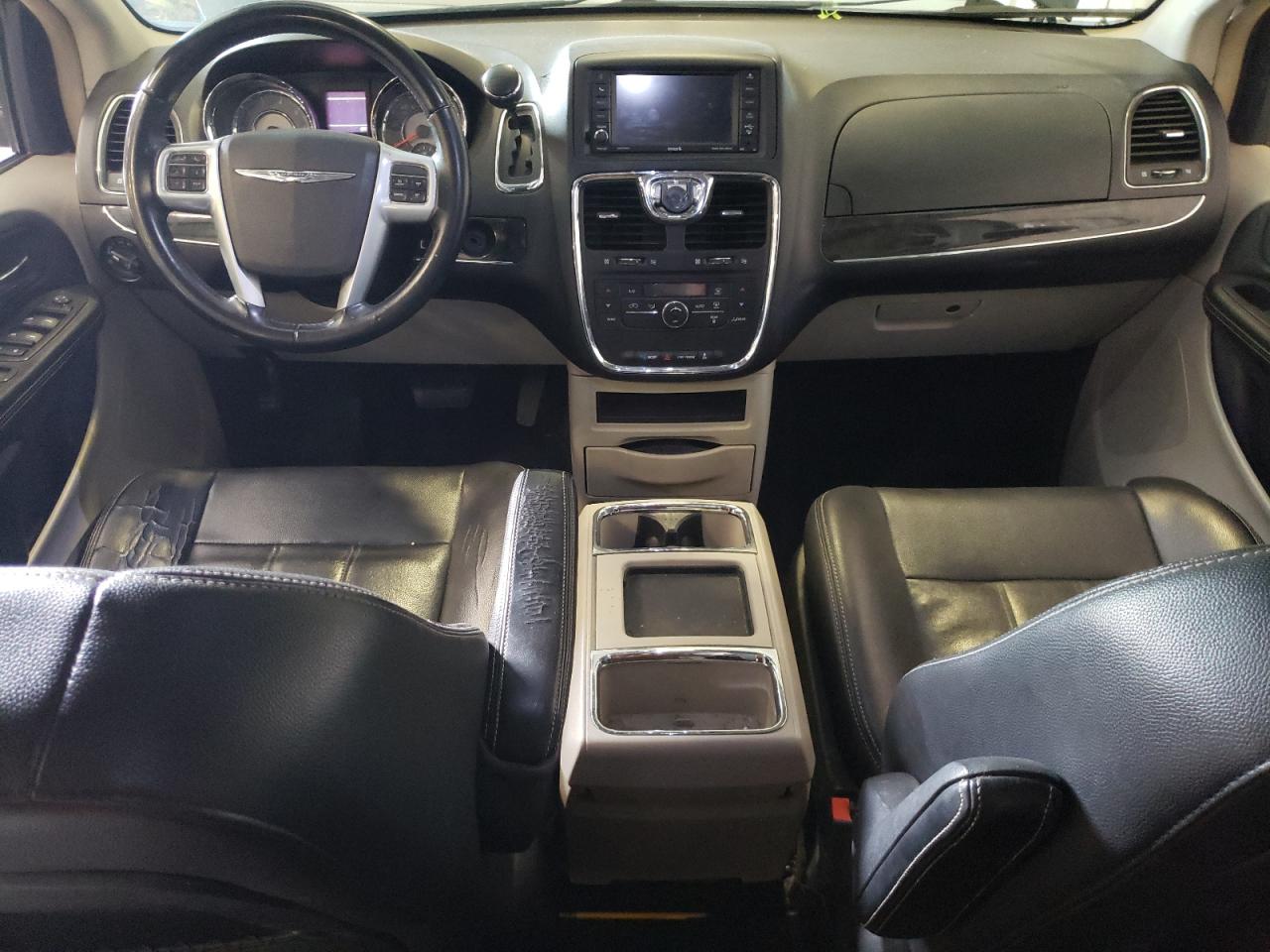 2013 Chrysler Town & Country Touring VIN: 2C4RC1BG0DR705570 Lot: 65339865