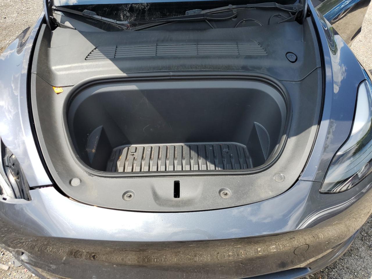 2022 Tesla Model Y VIN: 7SAYGDEF1NF512218 Lot: 63493095