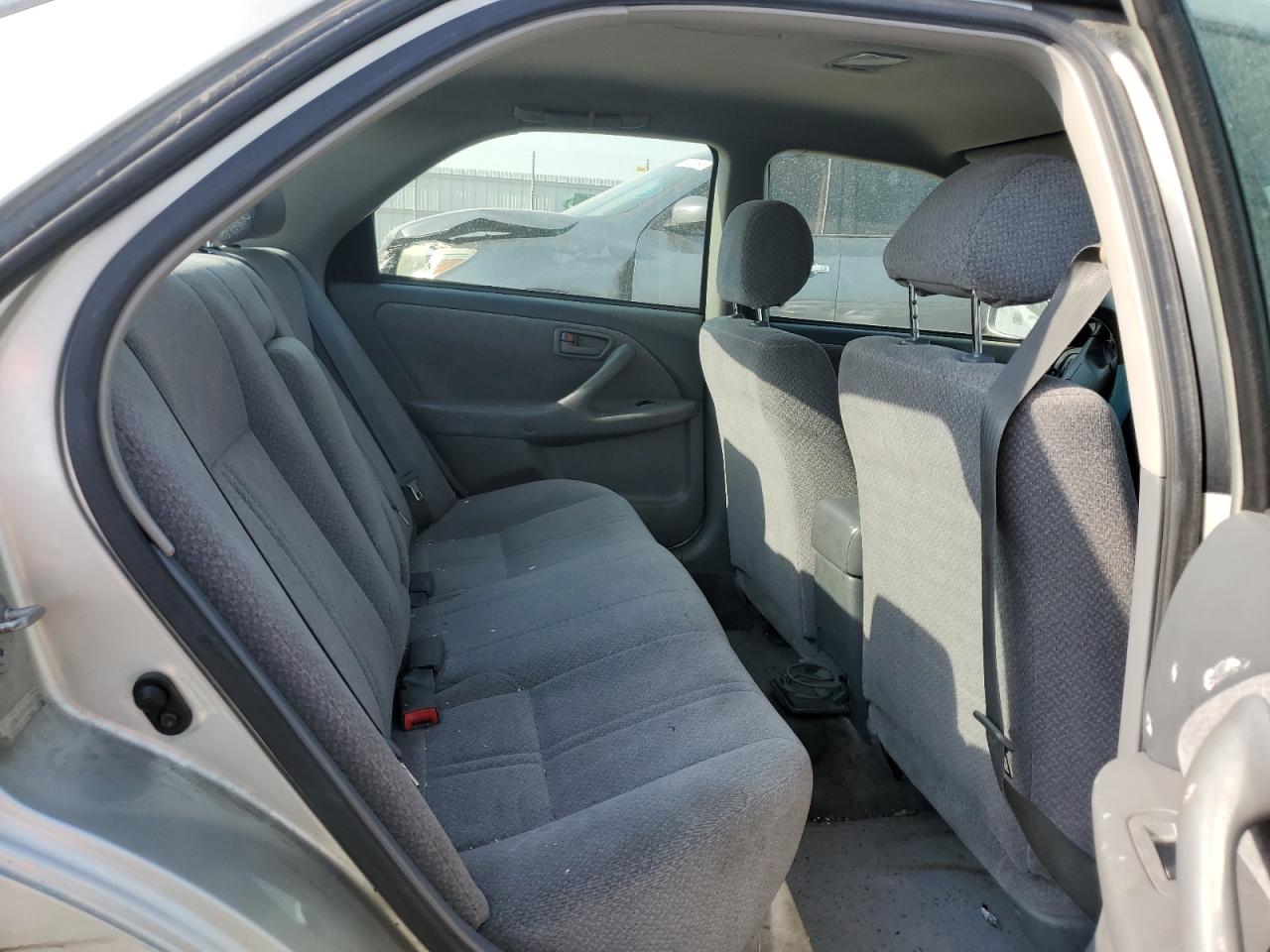 2000 Toyota Camry Ce VIN: JT2BG22K8Y0421726 Lot: 64984695