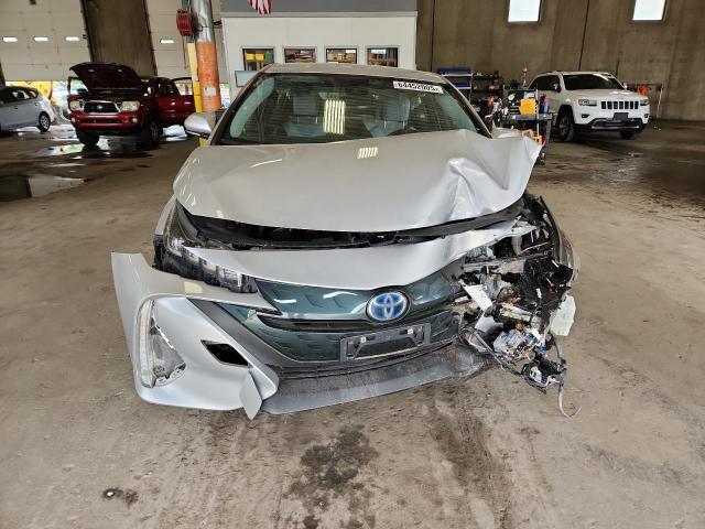  TOYOTA PRIUS 2017 Серебристый