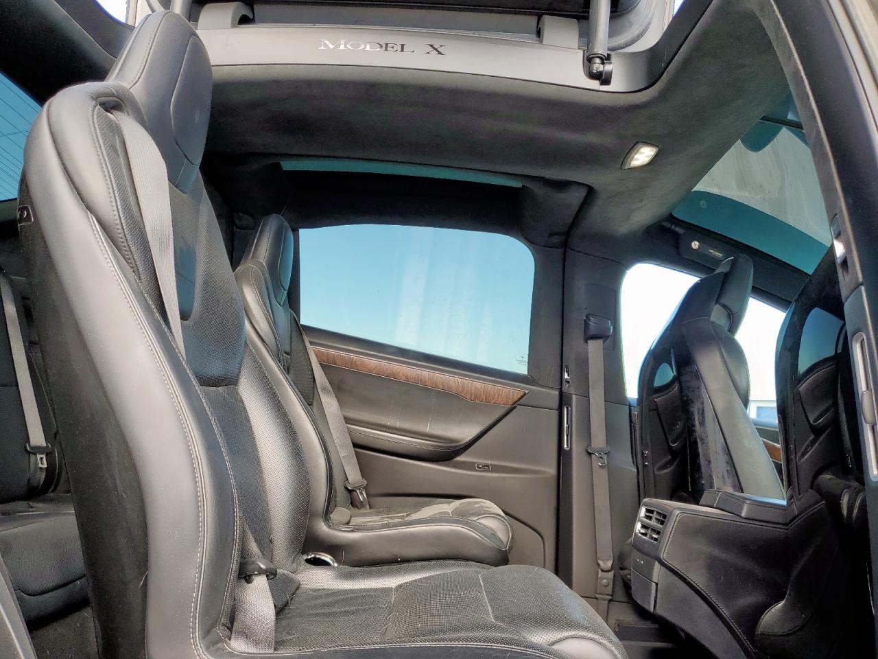 2016 Tesla Model X VIN: 5YJXCBE2XGF015936 Lot: 65657765