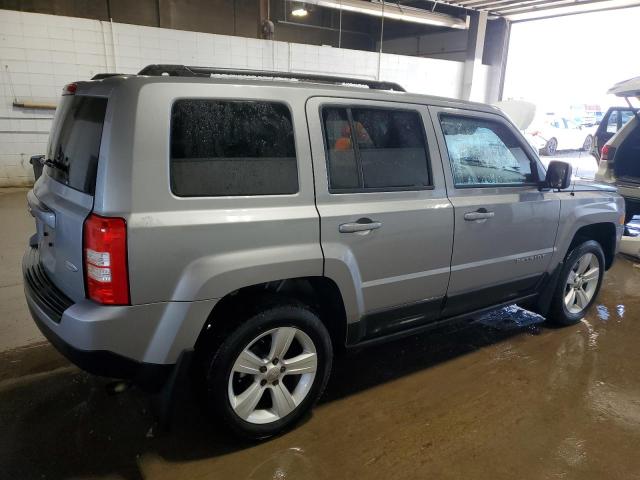  JEEP PATRIOT 2016 Srebrny