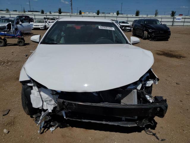  TOYOTA CAMRY 2017 Biały