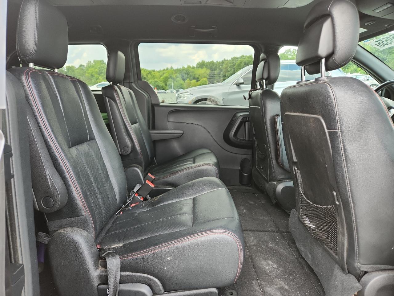 2016 Dodge Grand Caravan R/T VIN: 2C4RDGEG3GR371311 Lot: 64759555