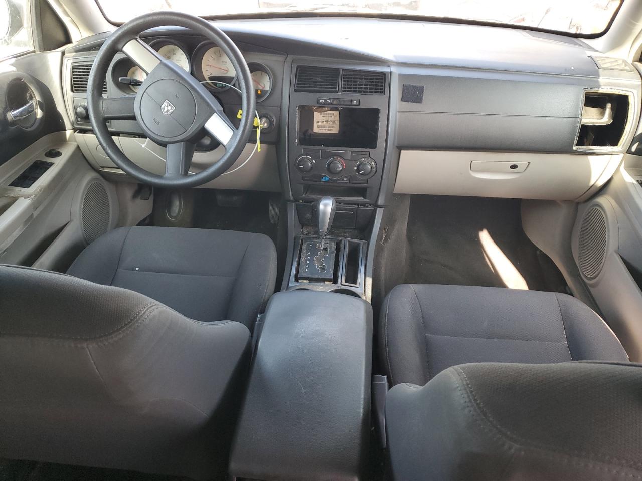 2005 Dodge Magnum Se VIN: 2D4FV48T05H679761 Lot: 63411815