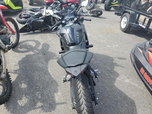 2017 YAMAHA YZFR3   